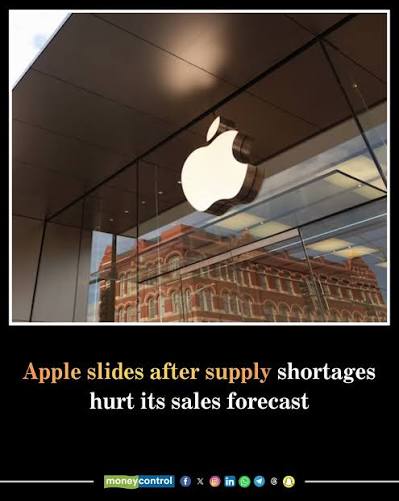 Apple Shares Slide After Company Warns of Supply Constraints, AI Demand Adds Pressure